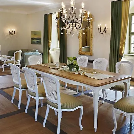 Barockschloss 홈스테이 Rammenau