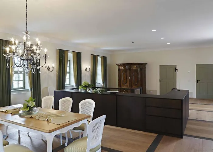 Barockschloss Pansiyon *